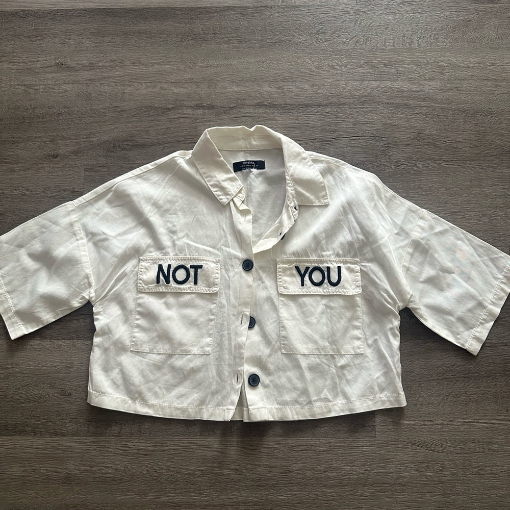 Bershka White Cropped Button-Up Shirt with Black Buttons - Picture 5 of 10